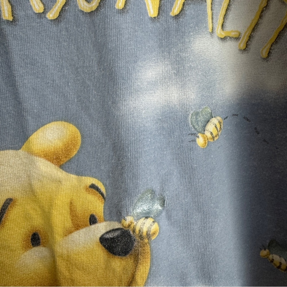 Winnie The Pooh Disney Store Type Bee Personality Vintage Shirt One Size - Picture 3 of 8